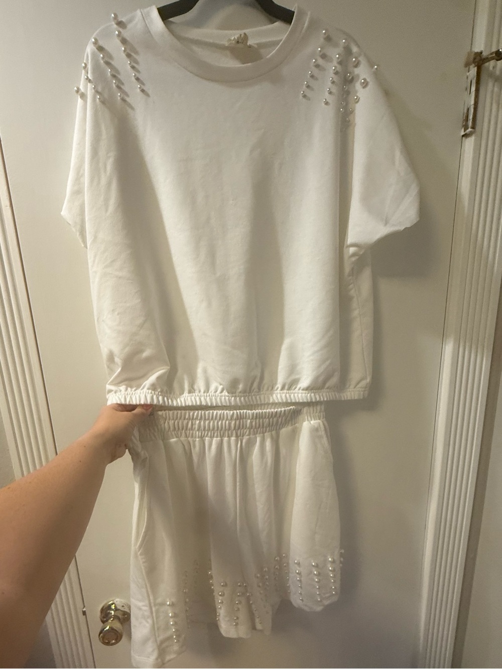 GRACE&EMMA Pearl-Studded White Two-Piece Set